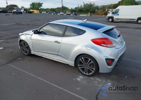 2016 Hyundai Veloster Turbo z USA, uszkodzony, nr VIN KMHTC6AE3GU289357